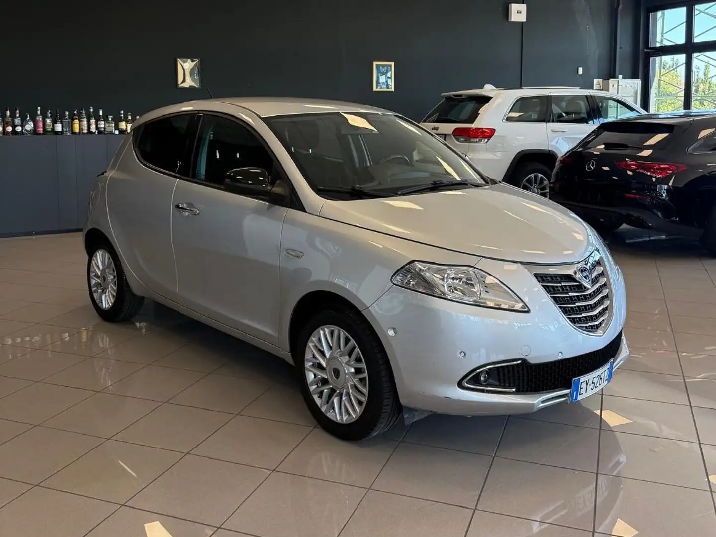 Lancia Ypsilon Ypsilon III 2011 0.9 t.air Platinum s Stříbrná - 1