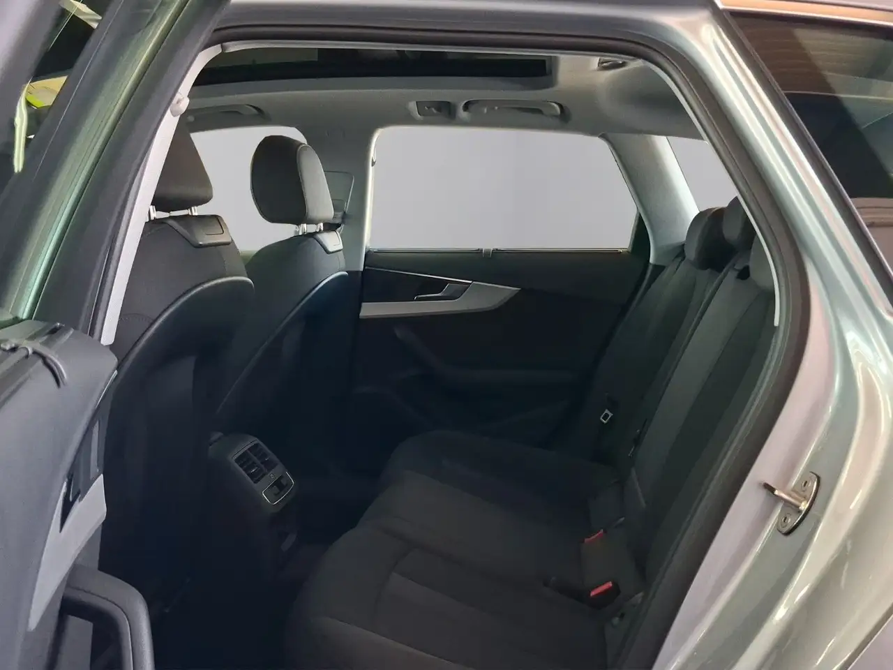 Audi A4 Avant 35 TDI Adv.,Navi,LED,ACC,Pano,Kamera, миниатюра 24
