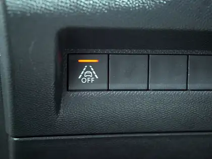 Annonce voiture d'occasion Peugeot e-208 - CARADIZE