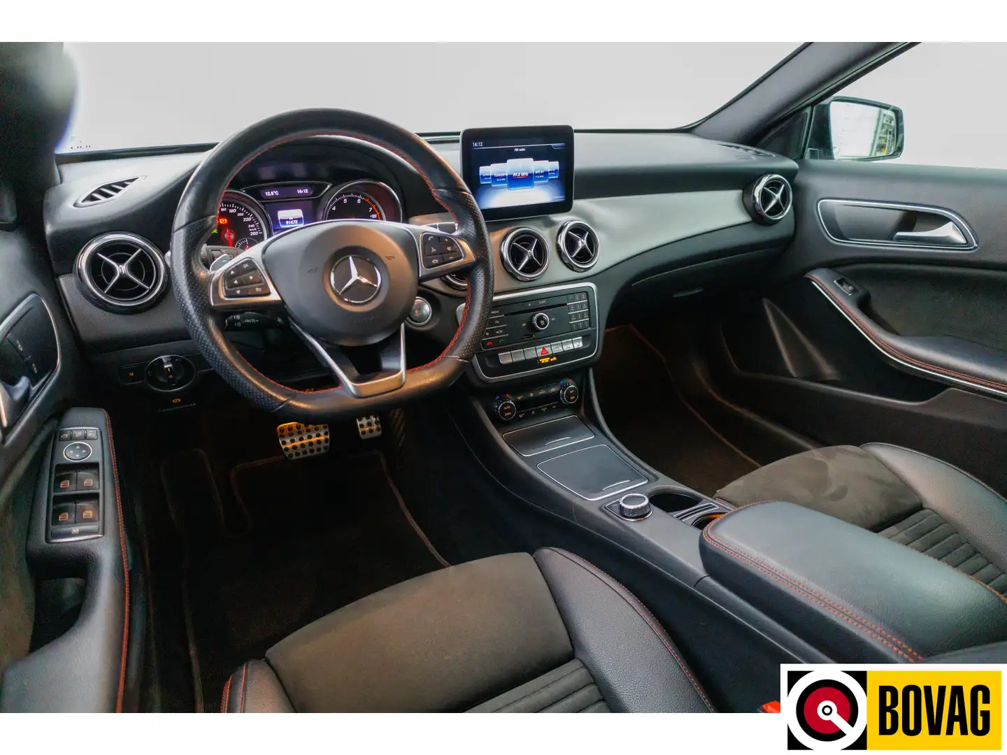Mercedes-Benz GLA 180 Business Sol. AMG Night Upgrade | Stoelverwarming Grijs - 2