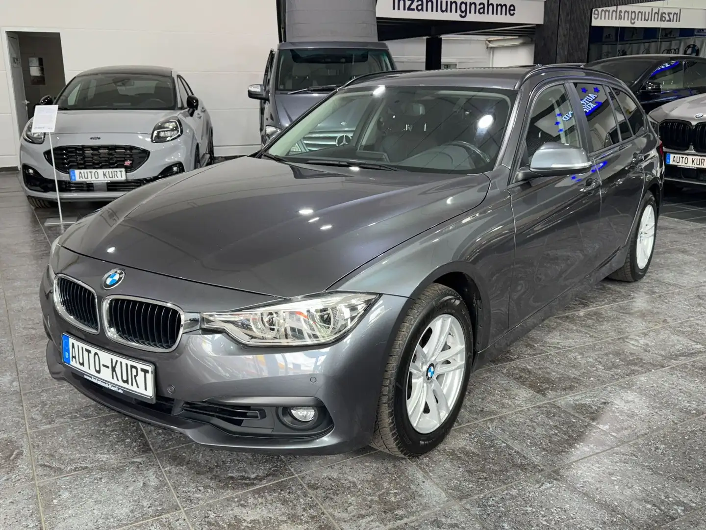BMW 320 i Autom.*Navi*LED*AHK*Spur*toteWink*Advantage Grau - 2