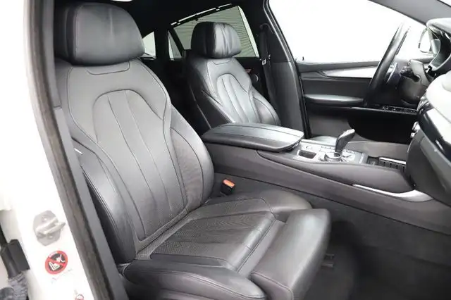 BMW X6 view 10