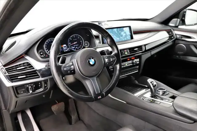 BMW X6 view 11
