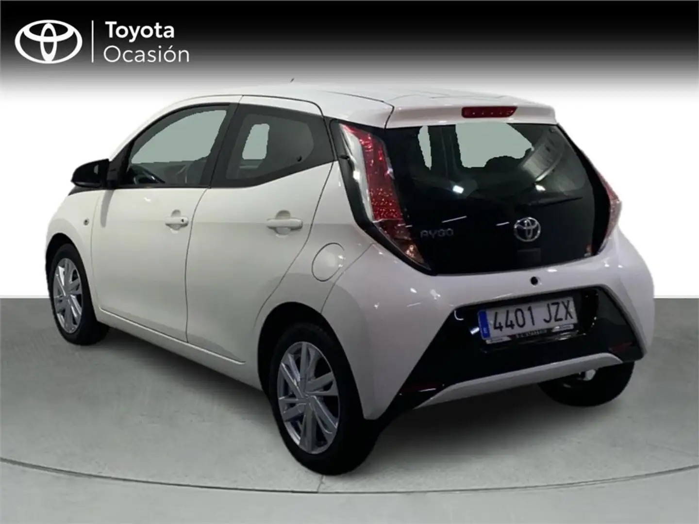 Toyota Aygo 5 Puertas x-play 70 Automático (x-shift) - 2