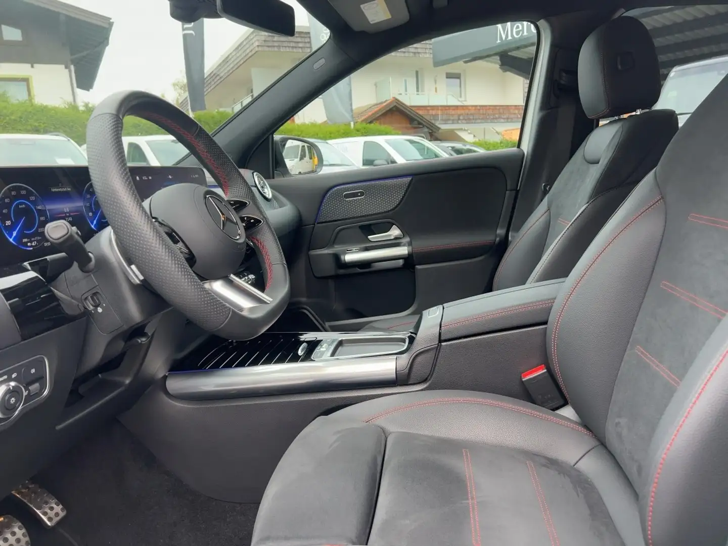 Mercedes-Benz EQA 300 4MATIC *AMG*Pts*Shz*Ambi*LED* Weiß - 2