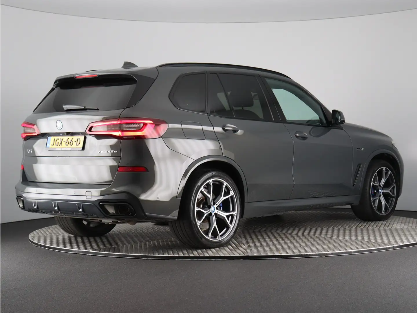 BMW X5 xDrive45e High Executive M Sport (Skylounge / 4-wi Zwart - 2