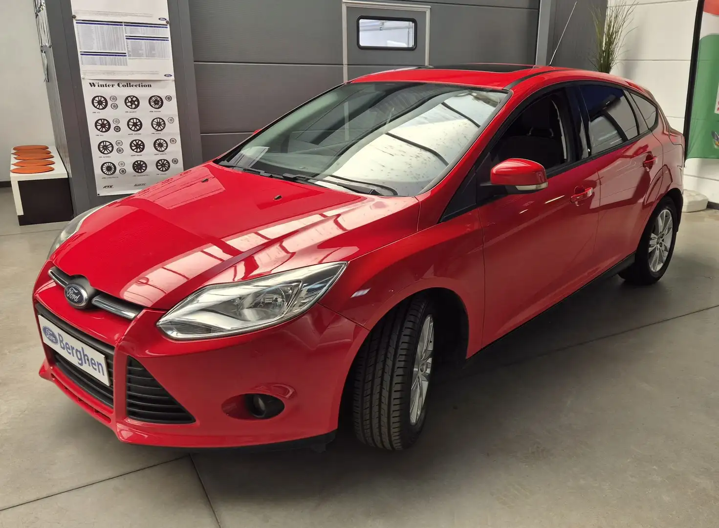 Ford Focus Trend Rouge - 2