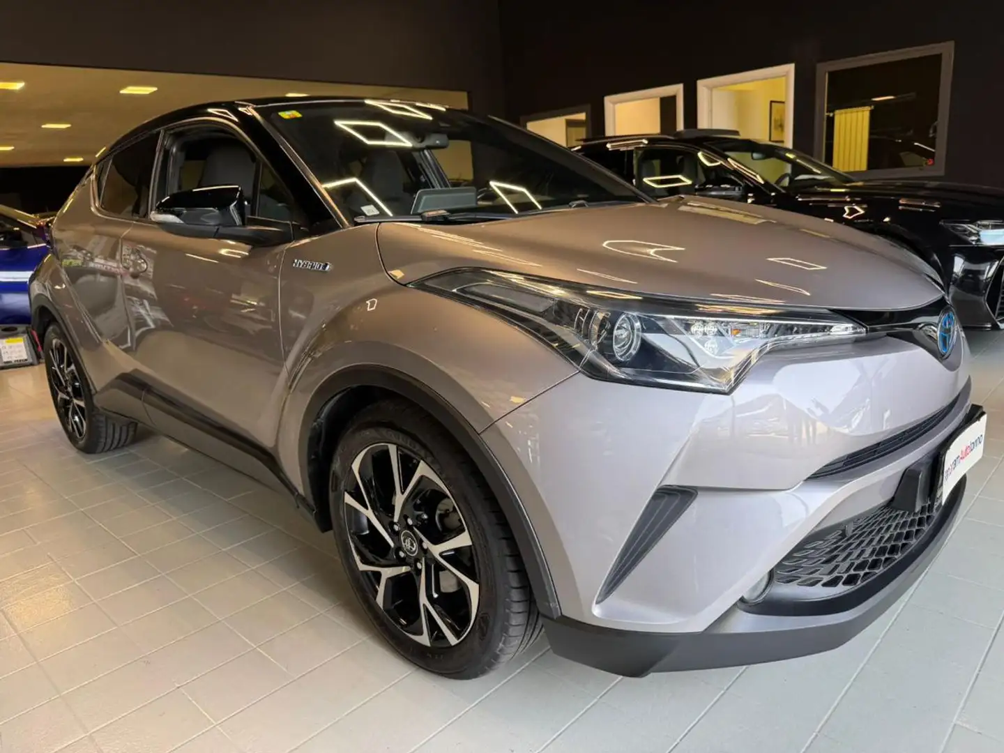 Toyota C-HR 1.8 Hybrid E-CVT Trend Grigio - 1
