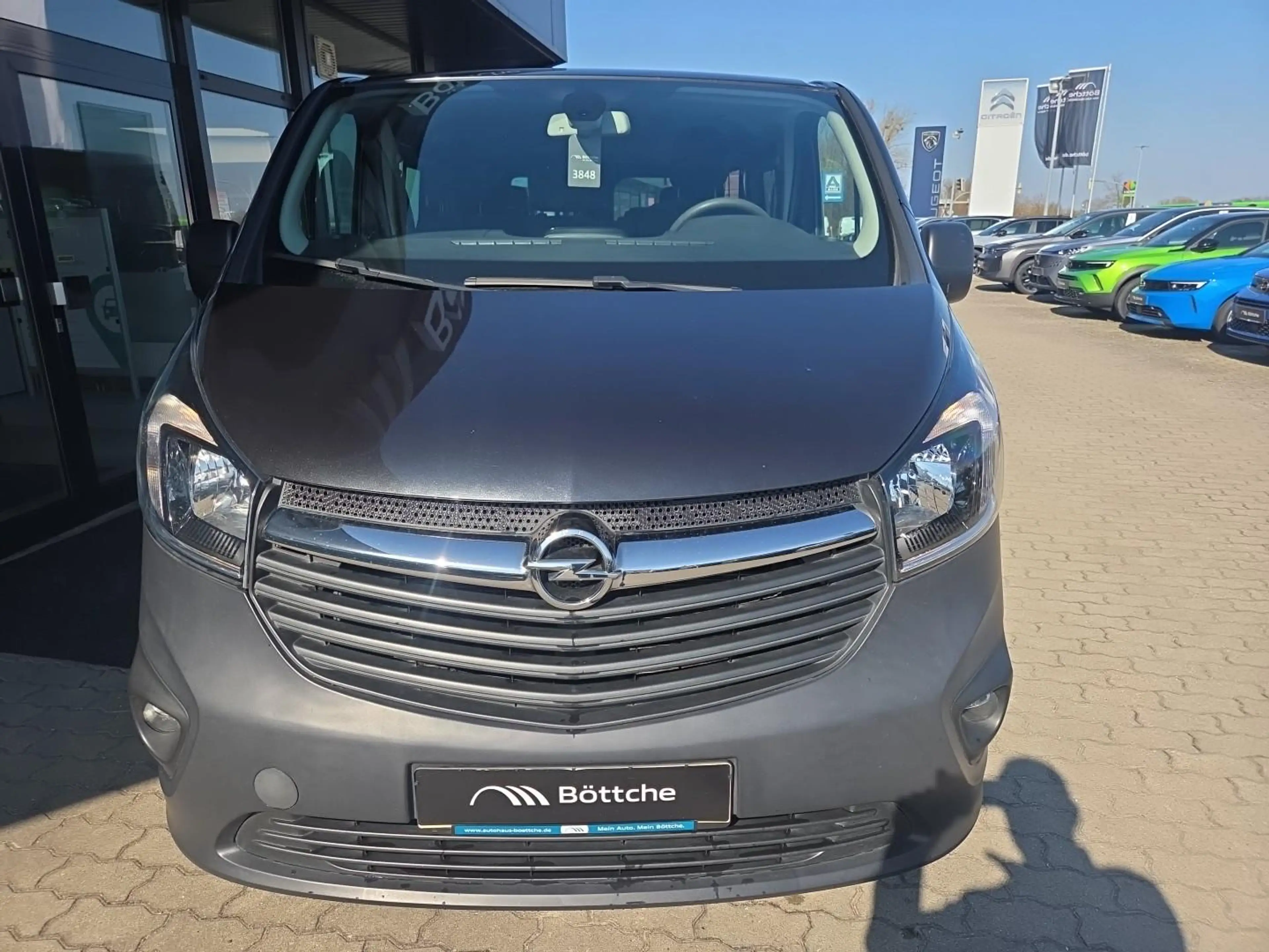 Opel Vivaro 1.6 Biturbo CDTI — photo 3