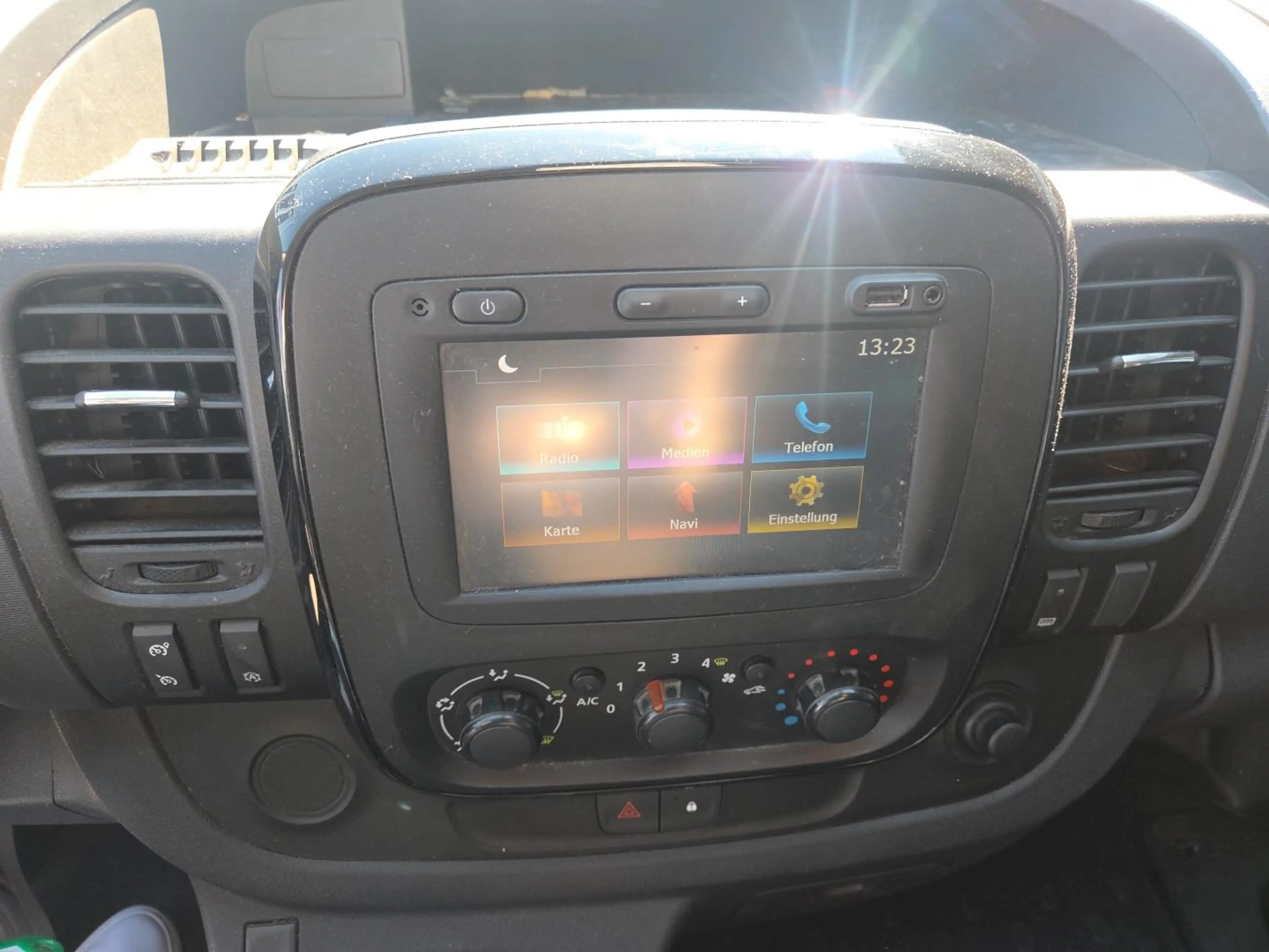 Opel Vivaro 1.6 Biturbo CDTI — photo 14