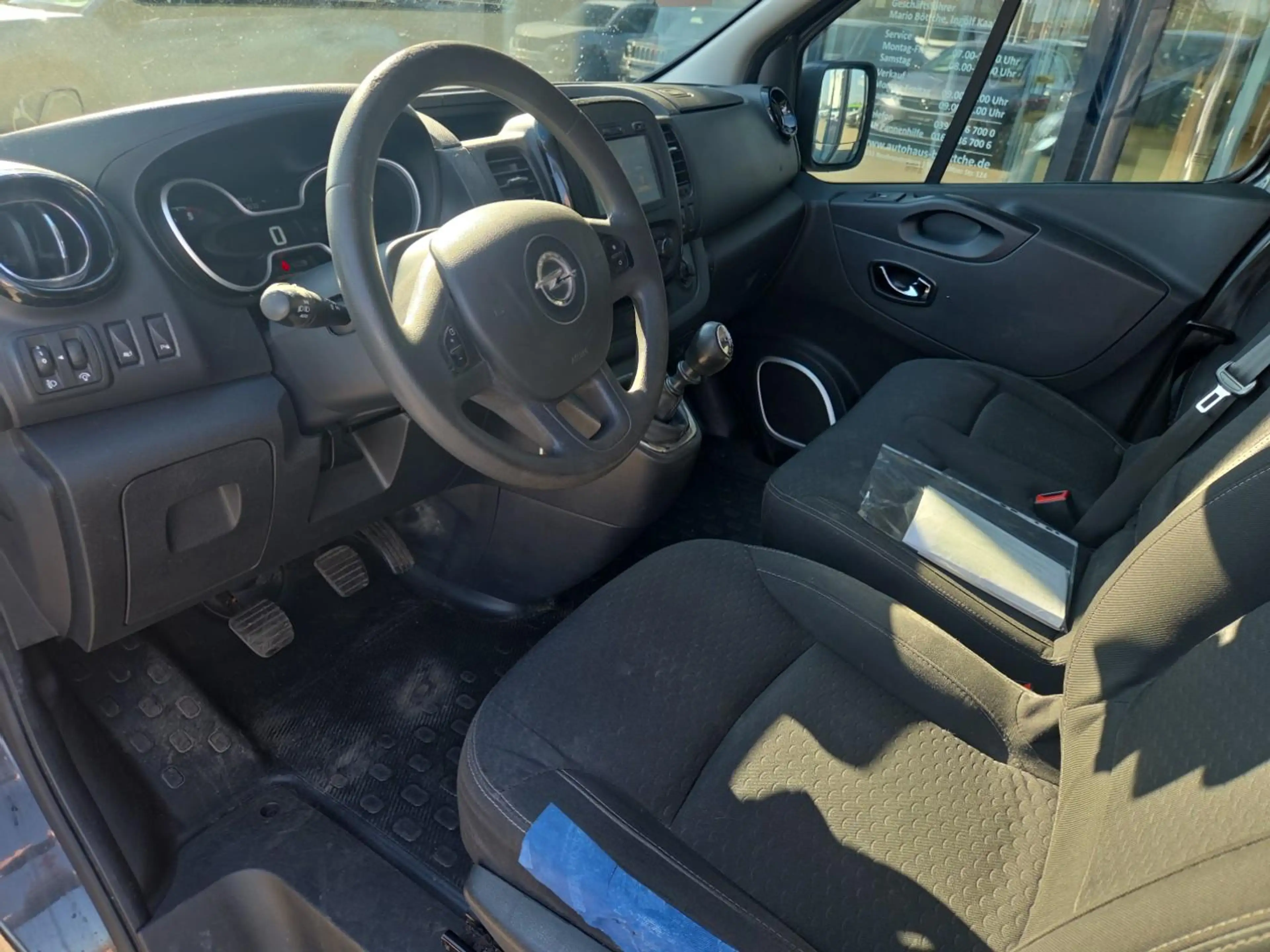 Opel Vivaro 1.6 Biturbo CDTI — photo 10