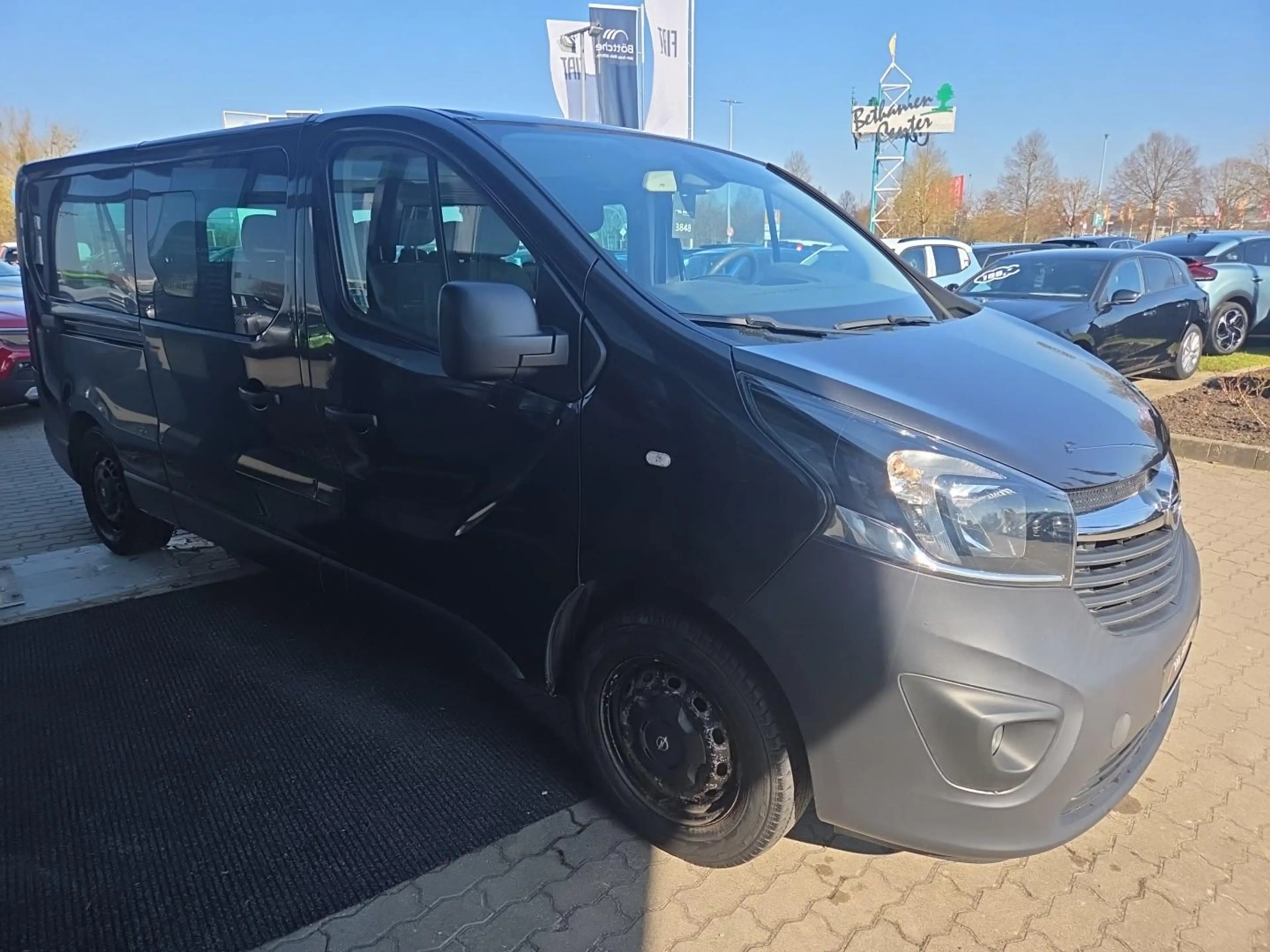Opel Vivaro 1.6 Biturbo CDTI — photo 4