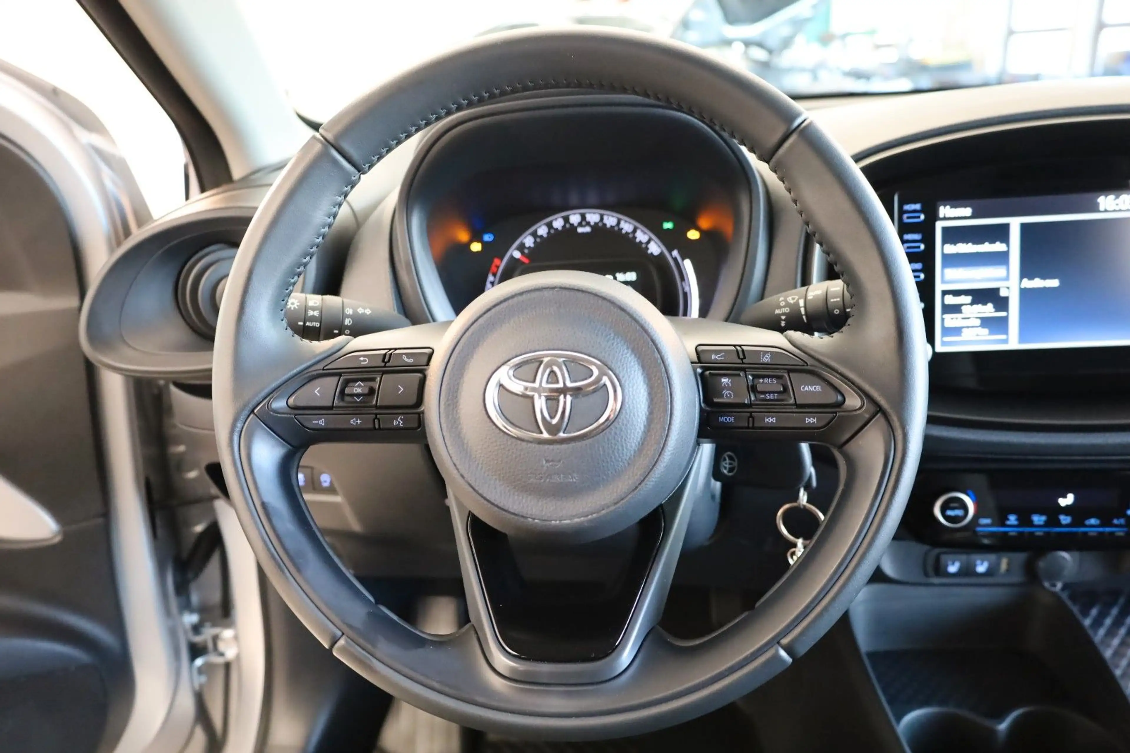 Toyota Aygo X  / R.Kamera /  ACC /  1.Hand / Garantie ! — photo 12