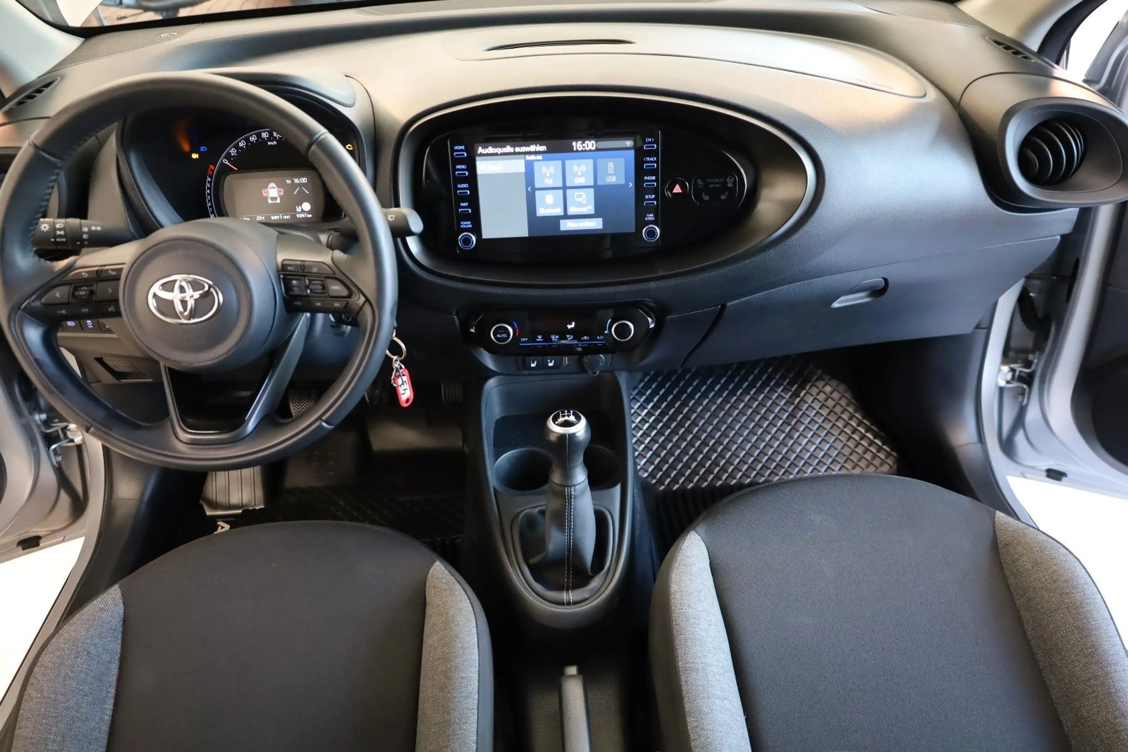 Toyota Aygo X  / R.Kamera /  ACC /  1.Hand / Garantie ! — photo 9