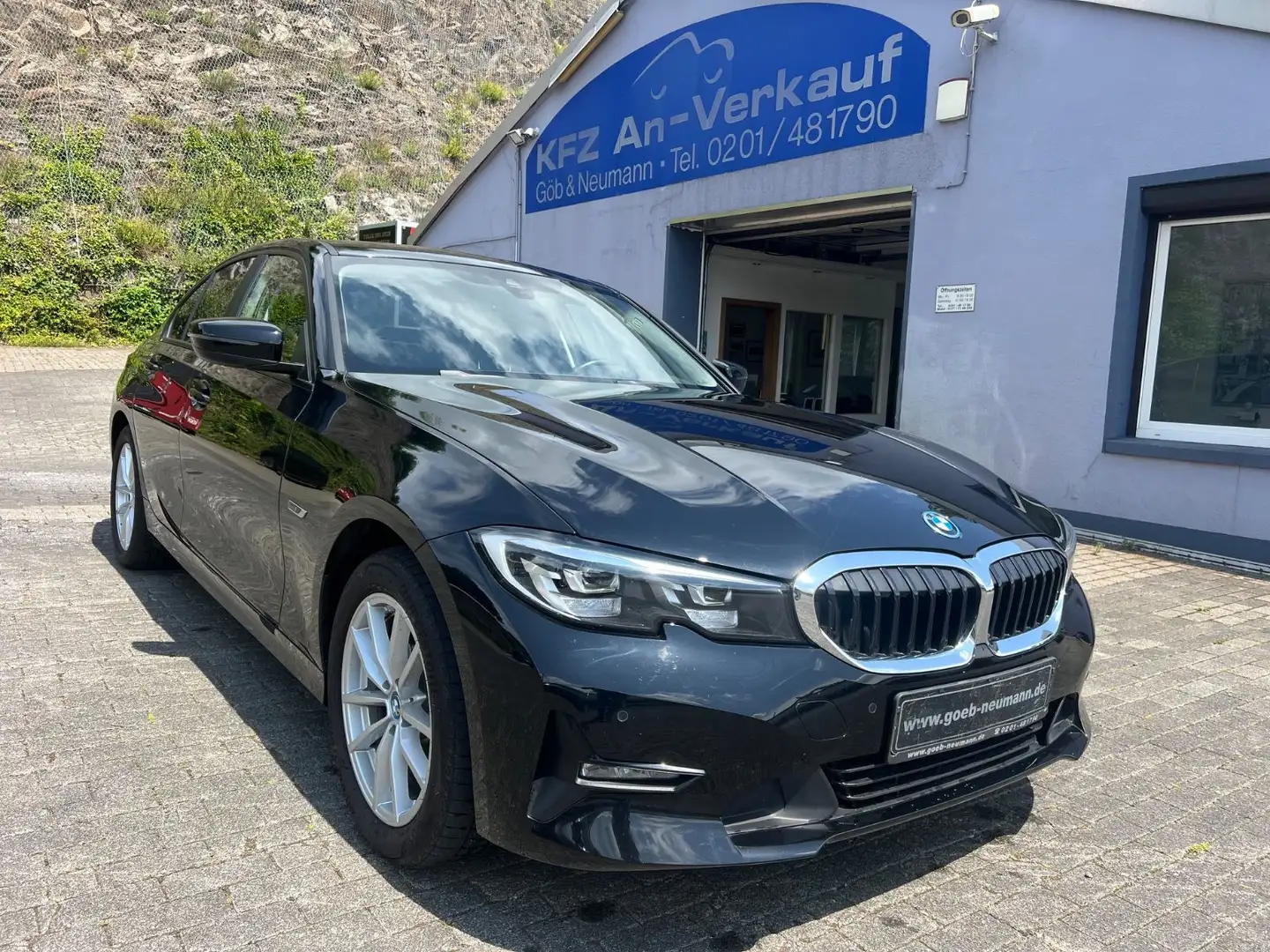 BMW 320 e Limousine LED Navi DAB HIFI Schwarz - 1