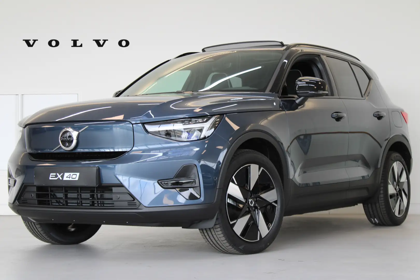 Volvo EX40 82kWh 252PK Extended Range Ultra | 360º | Panorama Blauw - 1