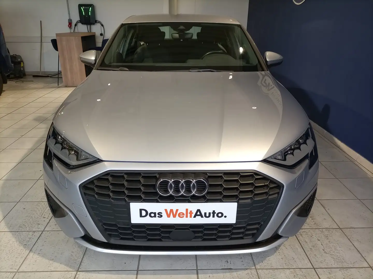 Audi A3 30 TDI Silber - 2