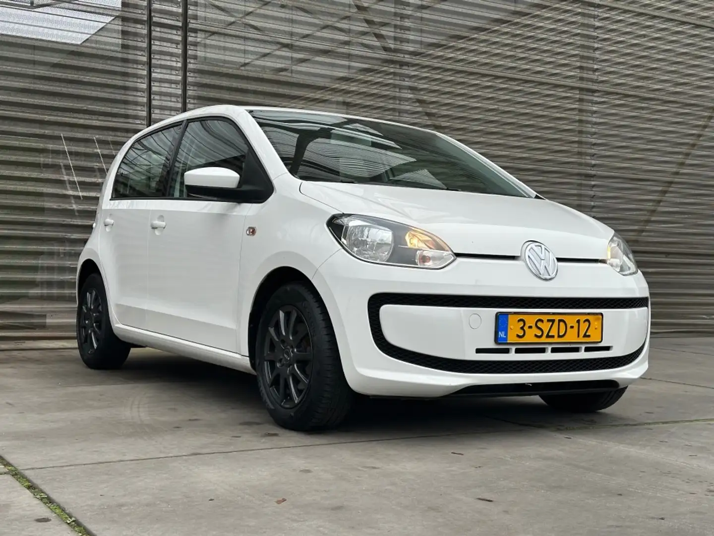 Volkswagen up! 1.0 MOVE UP! BLUEM. AIRCO/LM VELGEN APK 17-1-2027 Weiß - 2