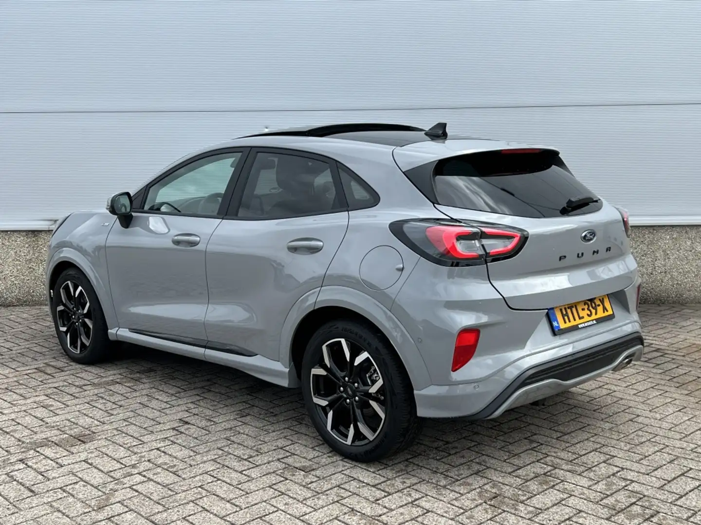 Ford Puma 155PK! EB Hyb ST-Line X AUTOMAAT! TREKHAAK! PANODA Grijs - 2