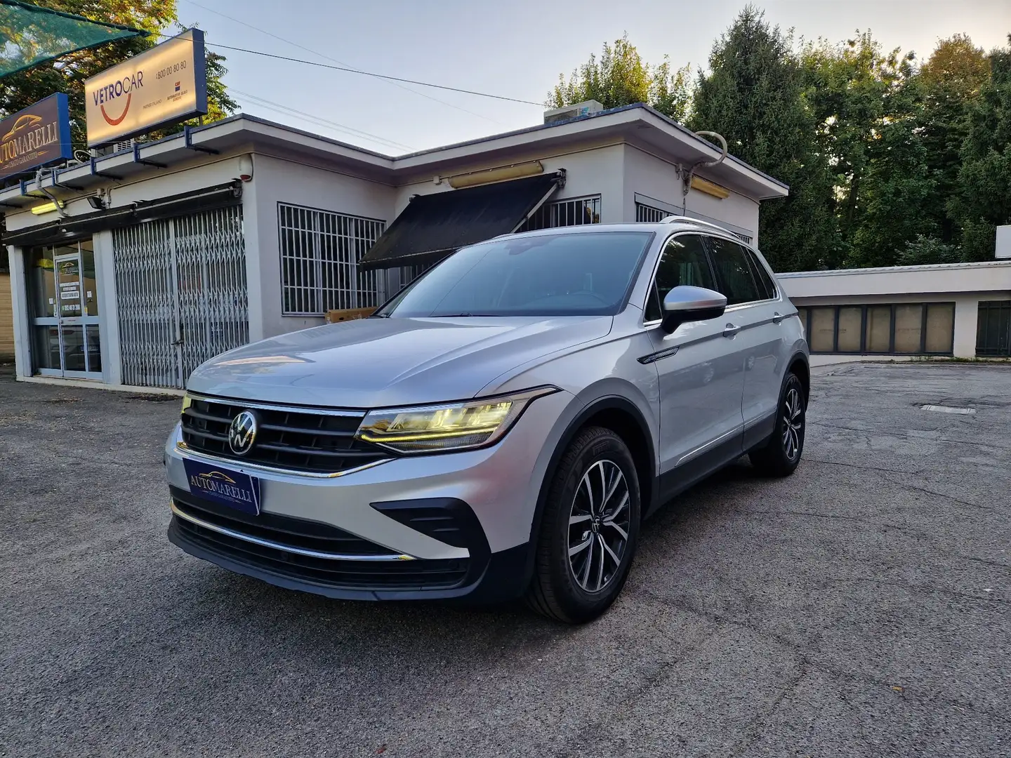 Volkswagen Tiguan 2.0 tdi SCR Life 150cv dsg Grigio - 1