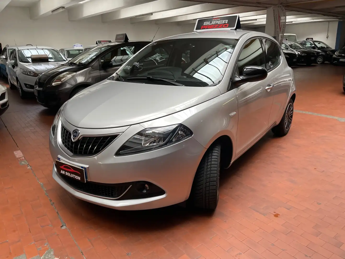 Lancia Ypsilon Ypsilon 1.0 Hybrid Neopatentati Euro 6 Silber - 2