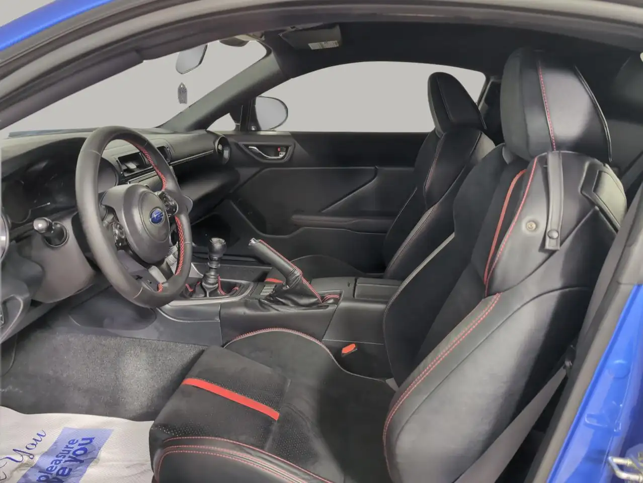 Subaru BRZ снимка Subaru BRZ