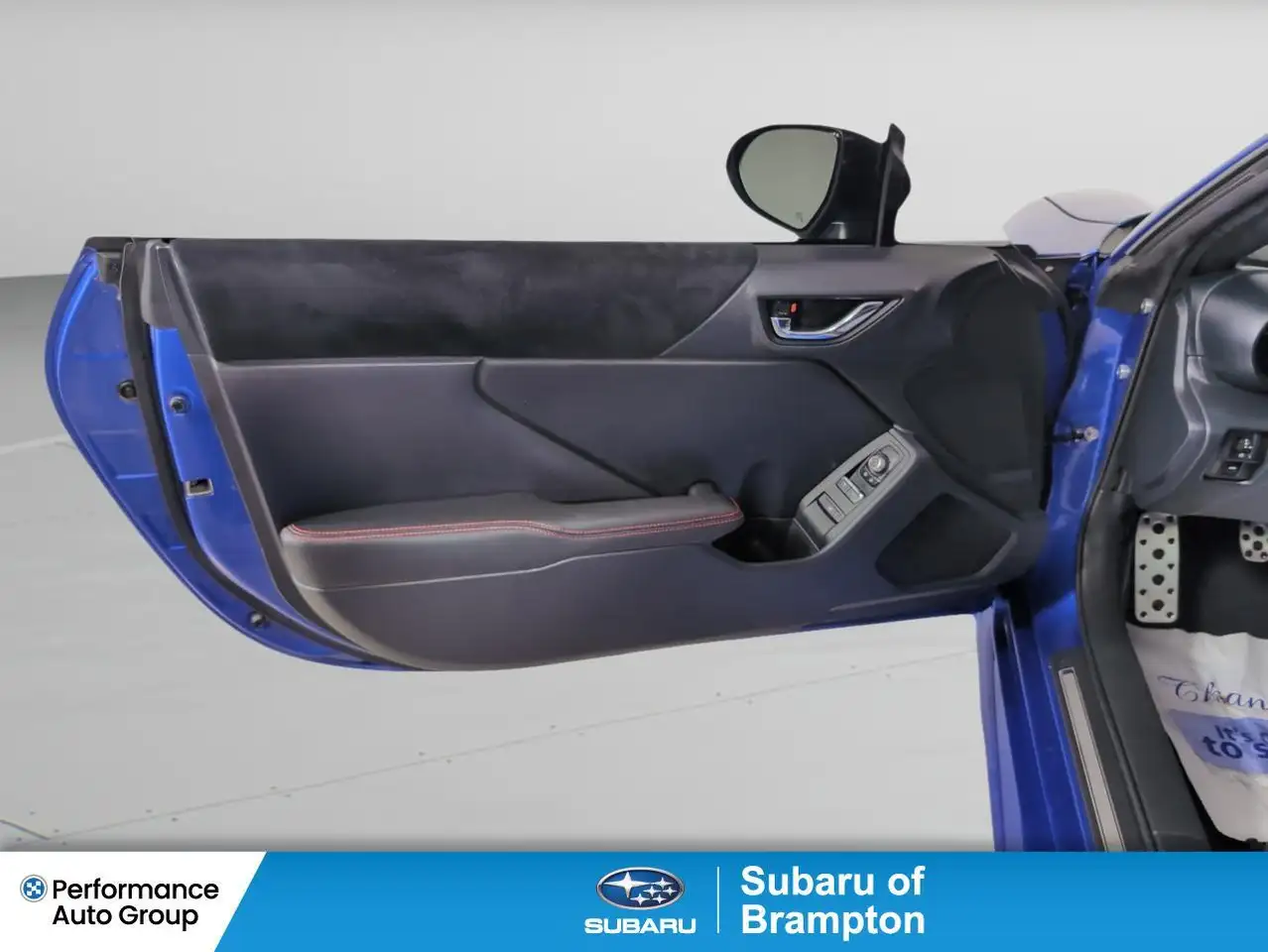 Subaru BRZ снимка Subaru BRZ