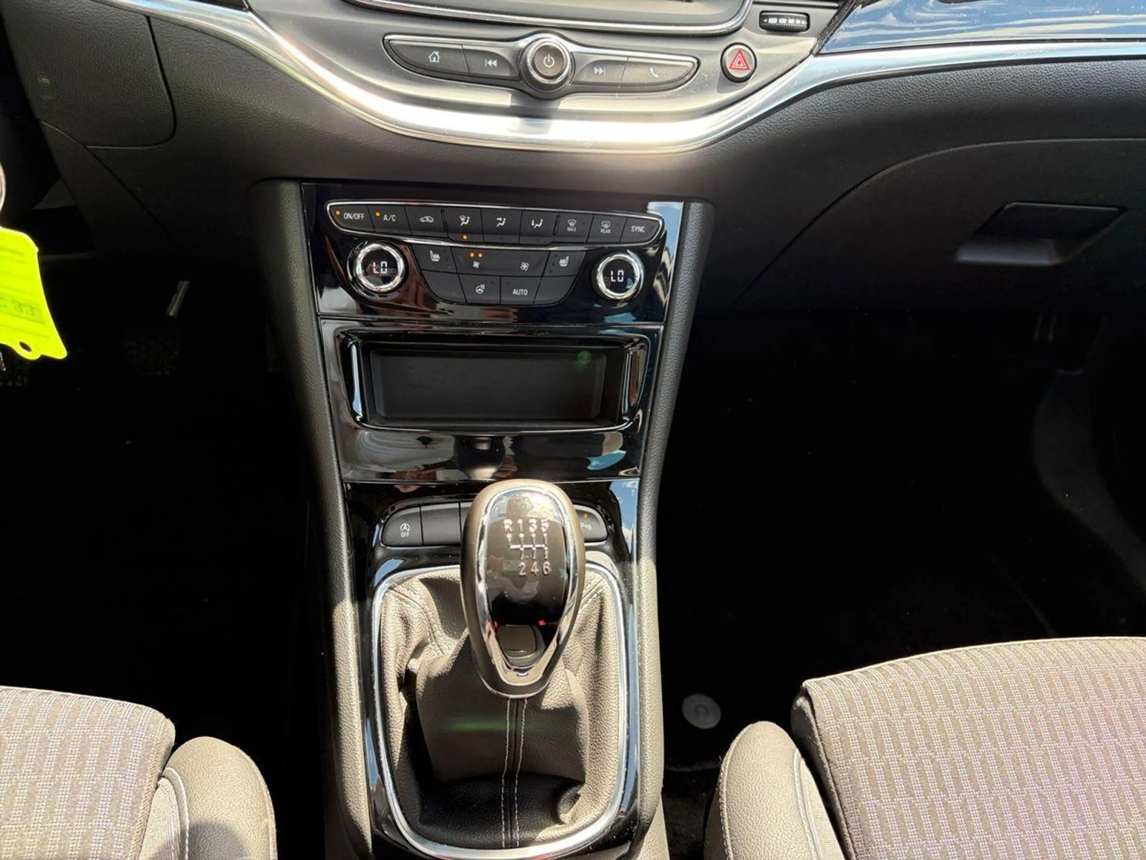 Opel Astra Elegance Start/Stop Metallic — photo 9
