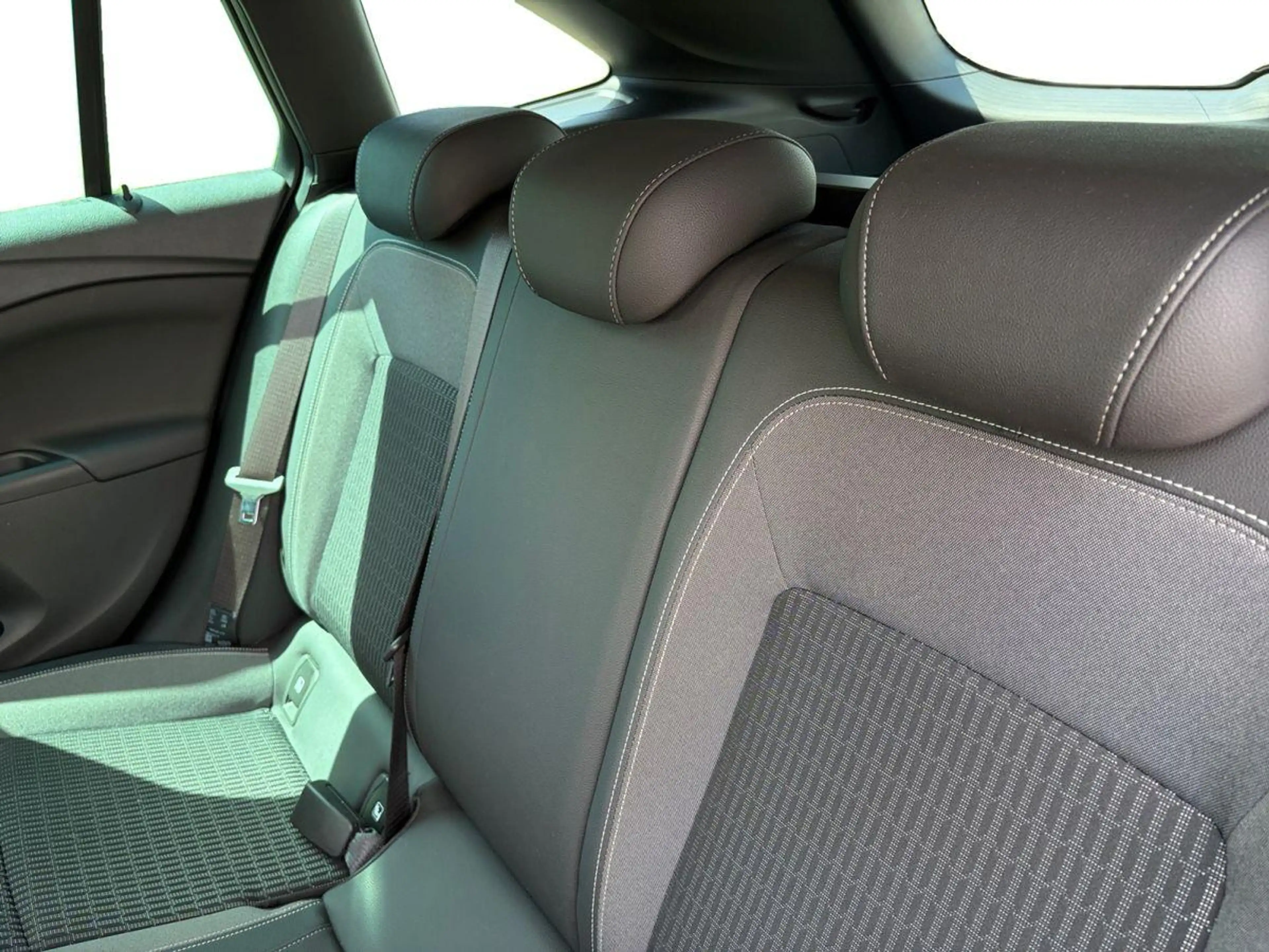 Opel Astra Elegance Start/Stop Metallic — photo 13