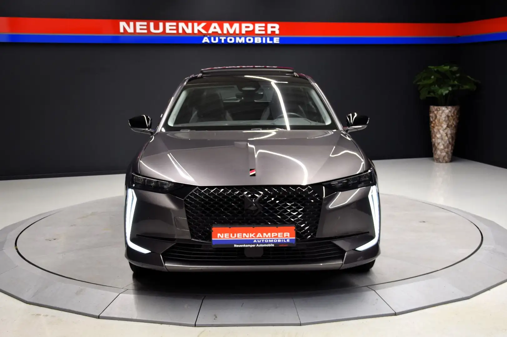DS Automobiles DS 4 Performance Line Pano Sitzheizung Grau - 2