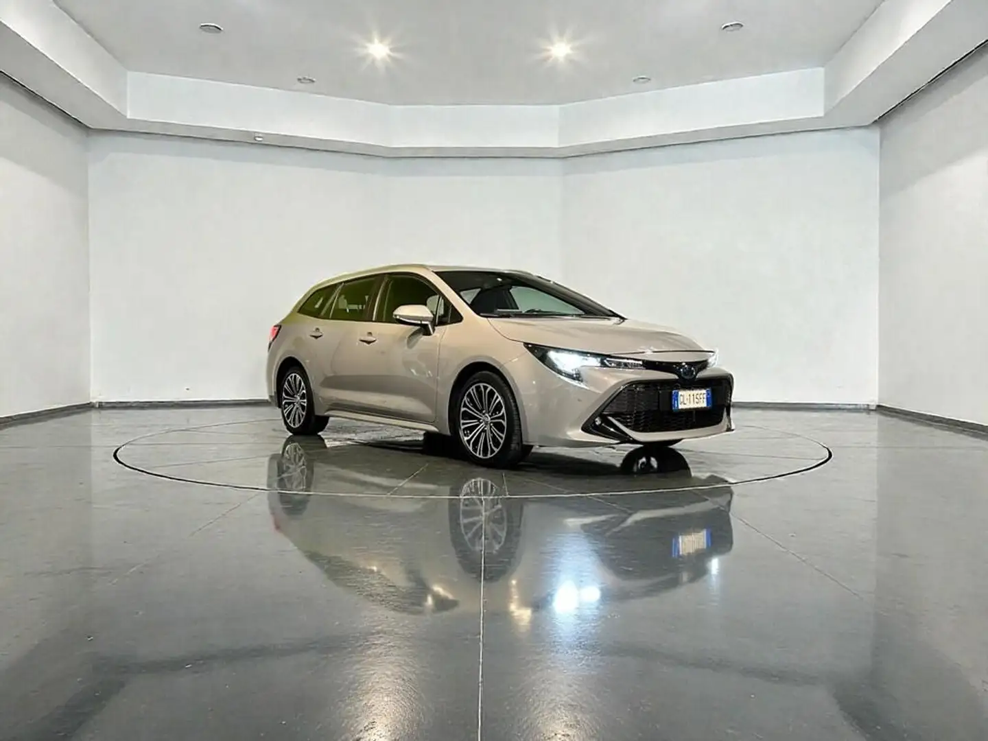 Toyota Corolla Touring Sports 2.0 hybrid Business cvt Grau - 1