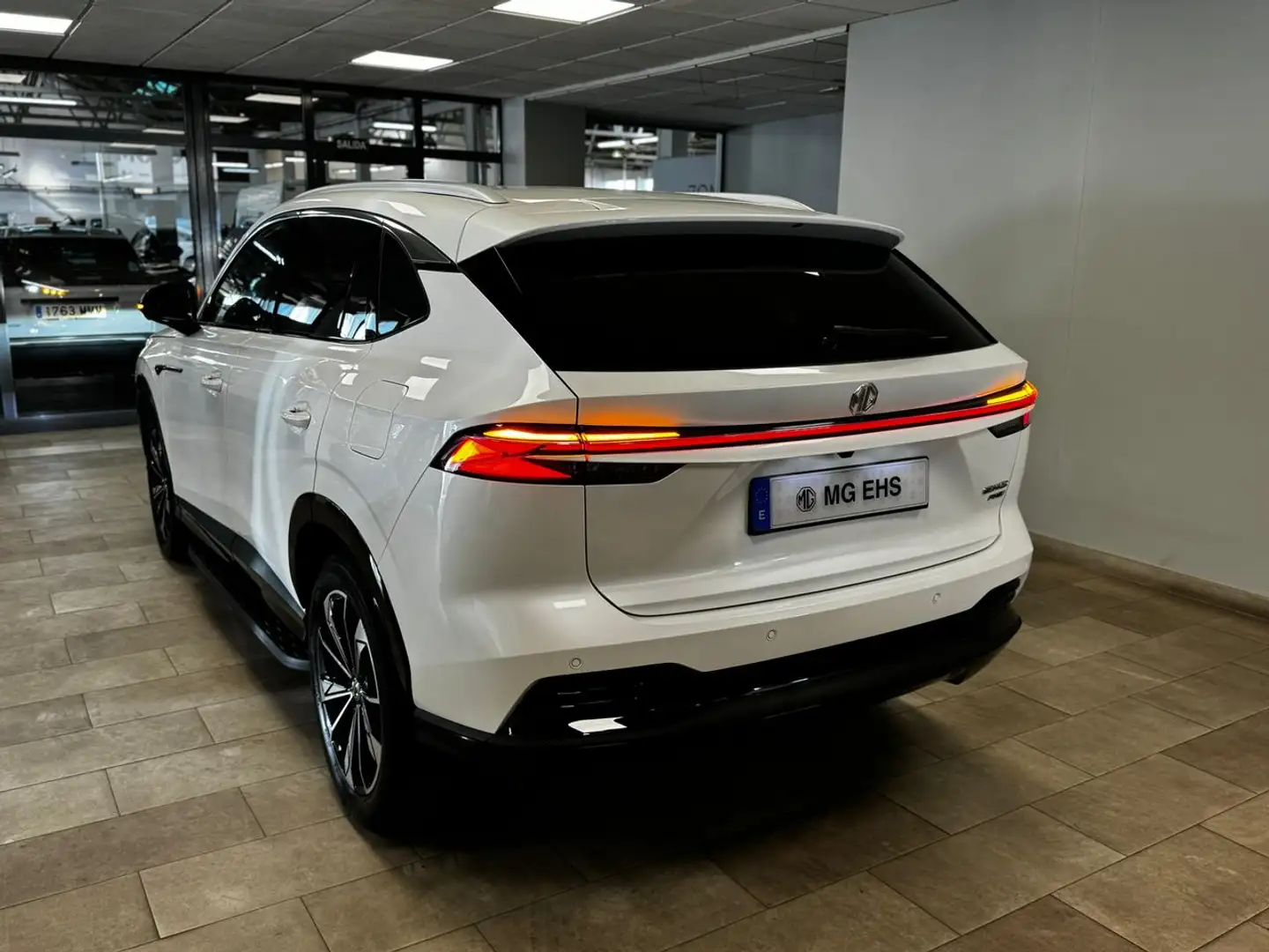 MG EHS E 1.5T-GDI PHEV Comfort Bílá - 2