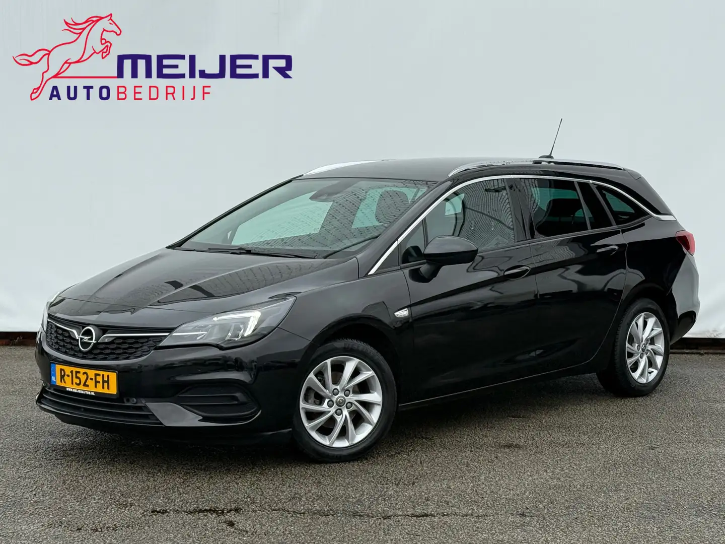 Opel Astra Sports Tourer 1.2 Blitz Elegance Sportvelgen | LED Schwarz - 1