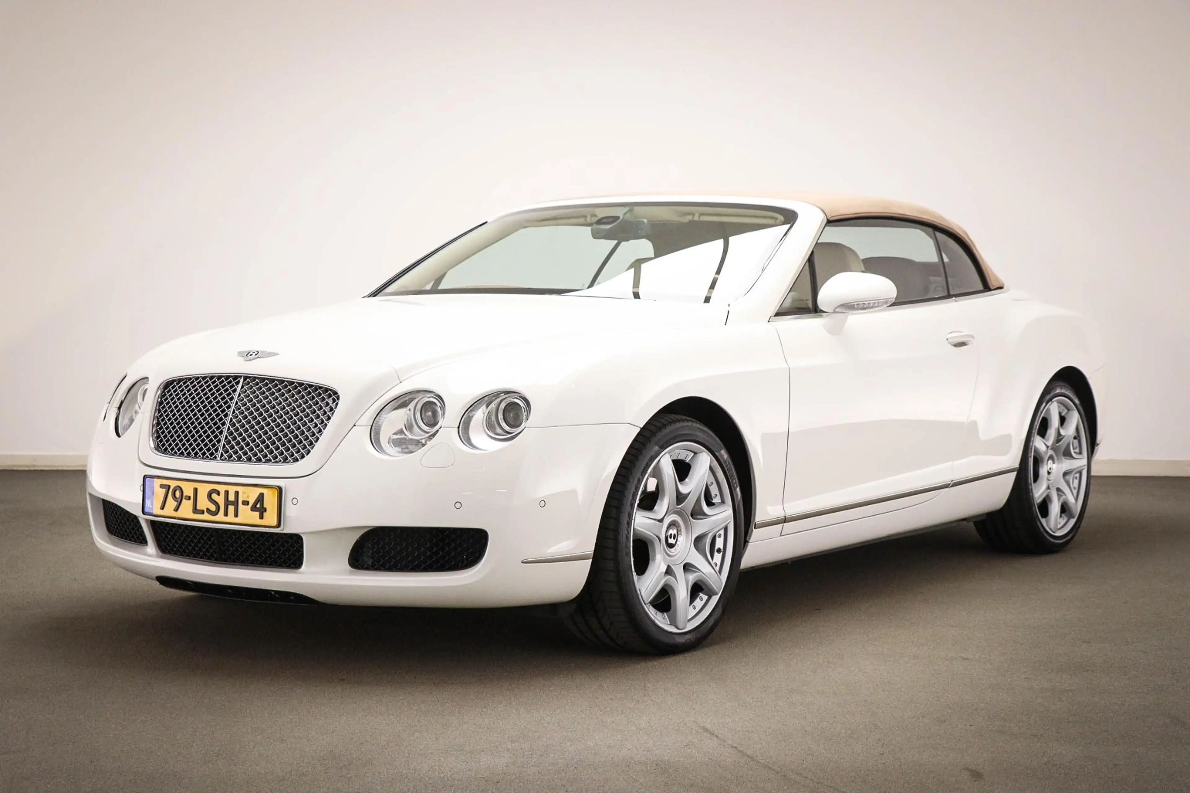 Bentley Continental GTC 6.0 W12 | HOUTAFWERKING | LEDER | STOELVERWARMING — photo 3
