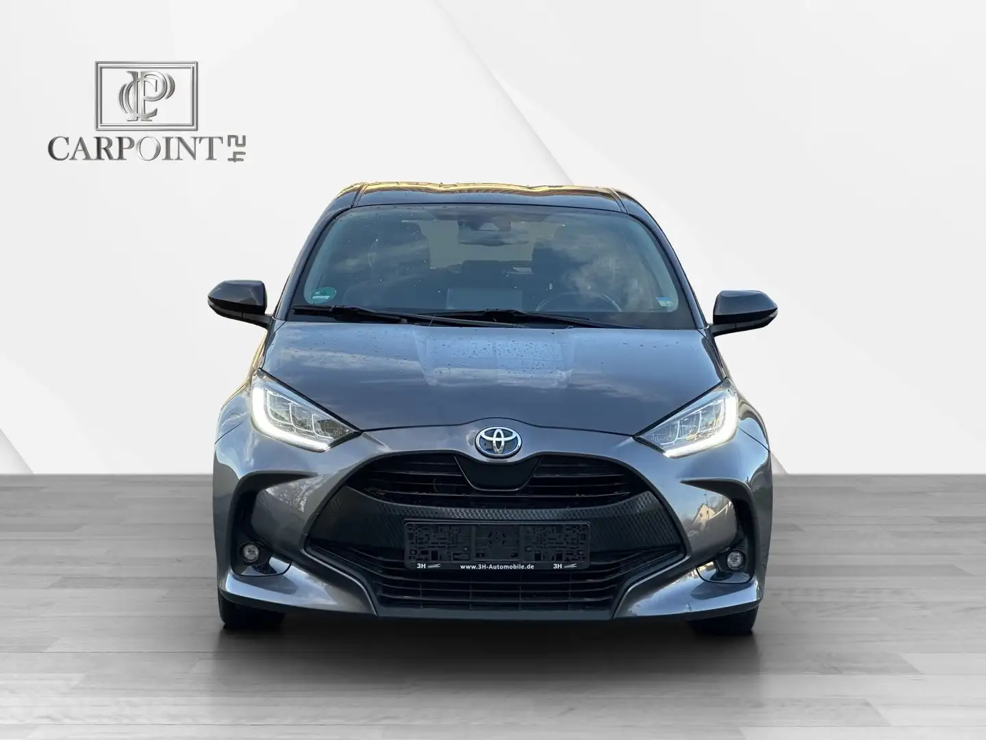 Toyota Yaris Hybrid Team Deutschland Grau - 2