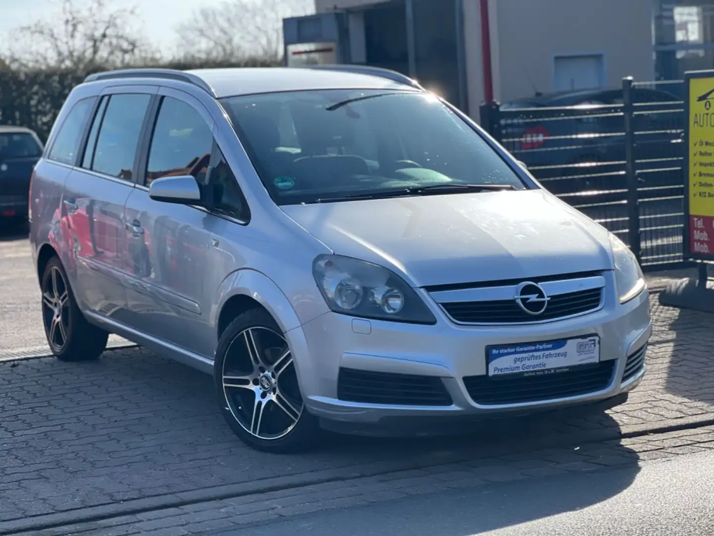 Opel Zafira B Edition*TÜV*Tempomat*Klima*Sitzheizung* Silber - 2