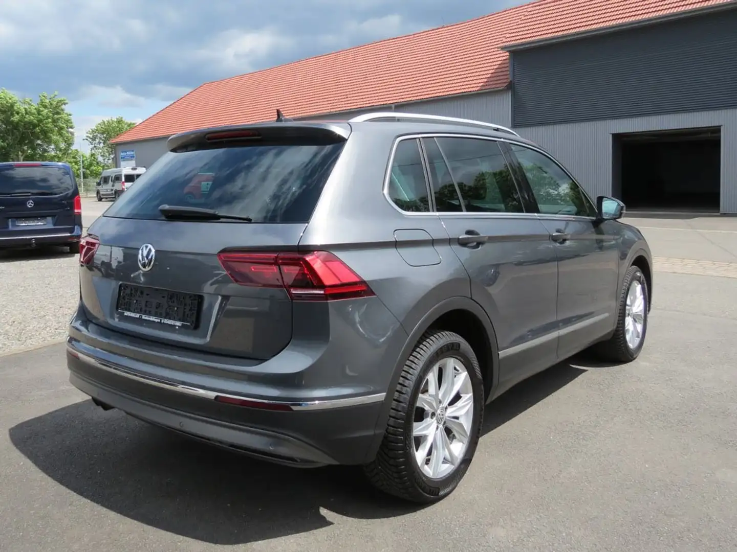 Volkswagen Tiguan Highline 4Mo LED Digit.-Cockp. Navi AHK siva - 2