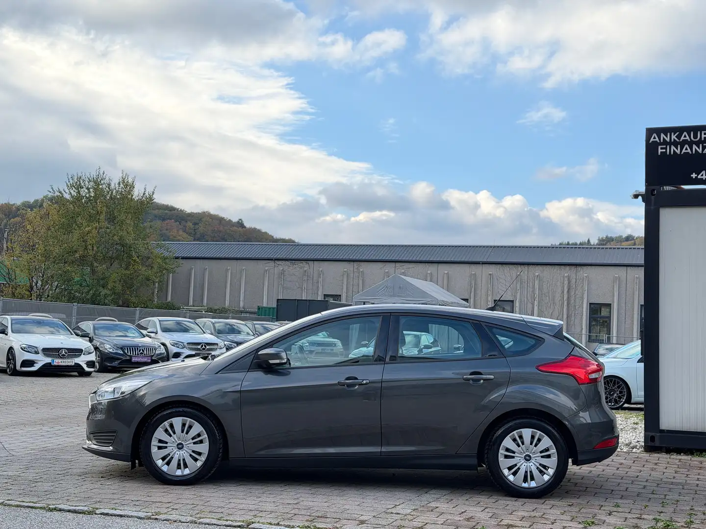 Ford Focus Trend 1,5 TDCI Finanzierung möglich - 2