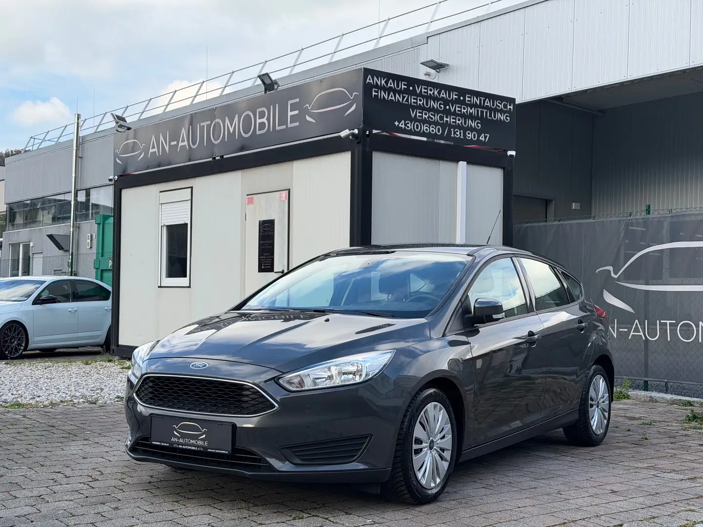 Ford Focus Trend 1,5 TDCI Finanzierung möglich - 1