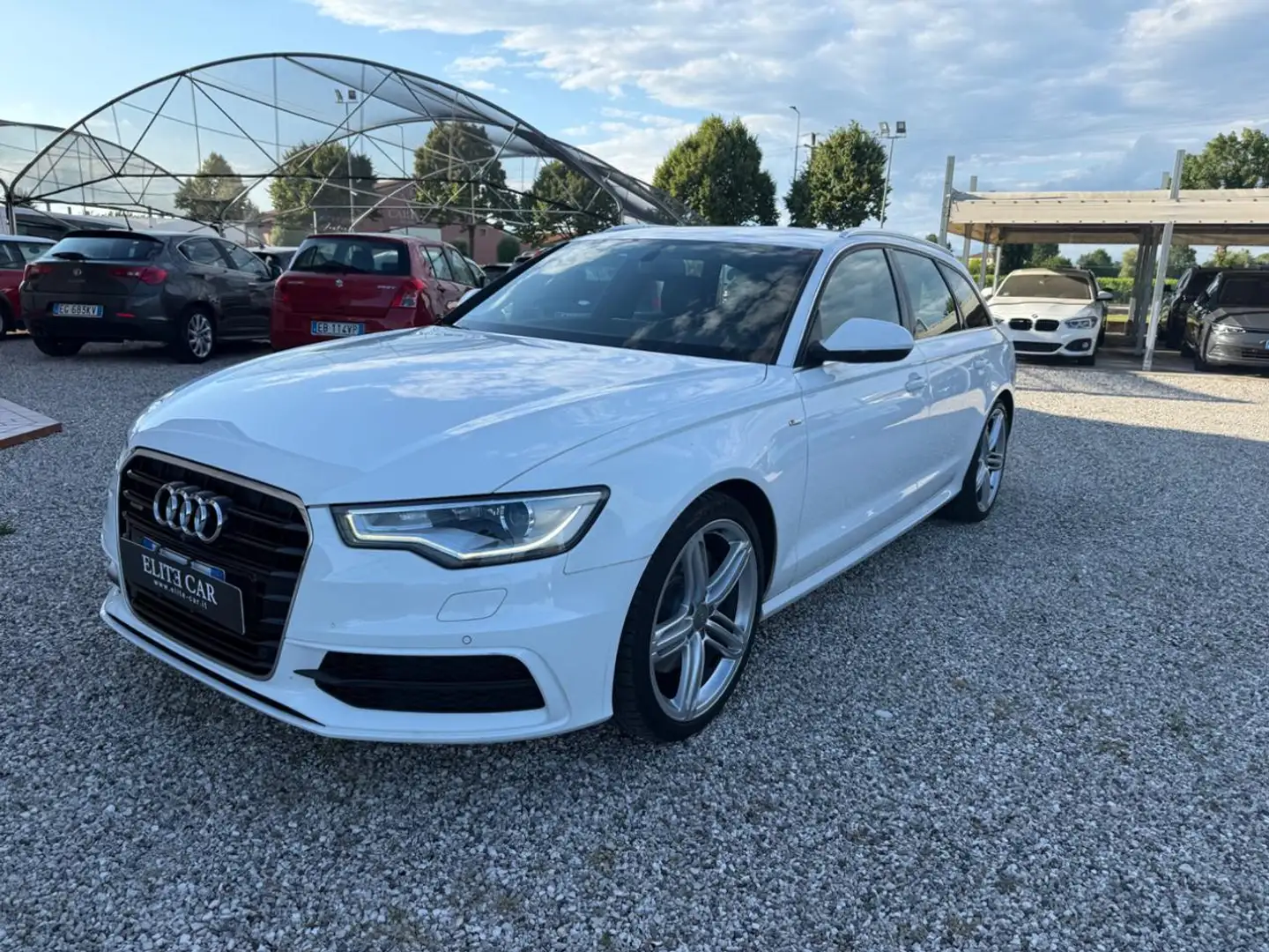 Audi A6 Avant 3.0 TDI 245 CV quattro S tronic S-line Wit - 1