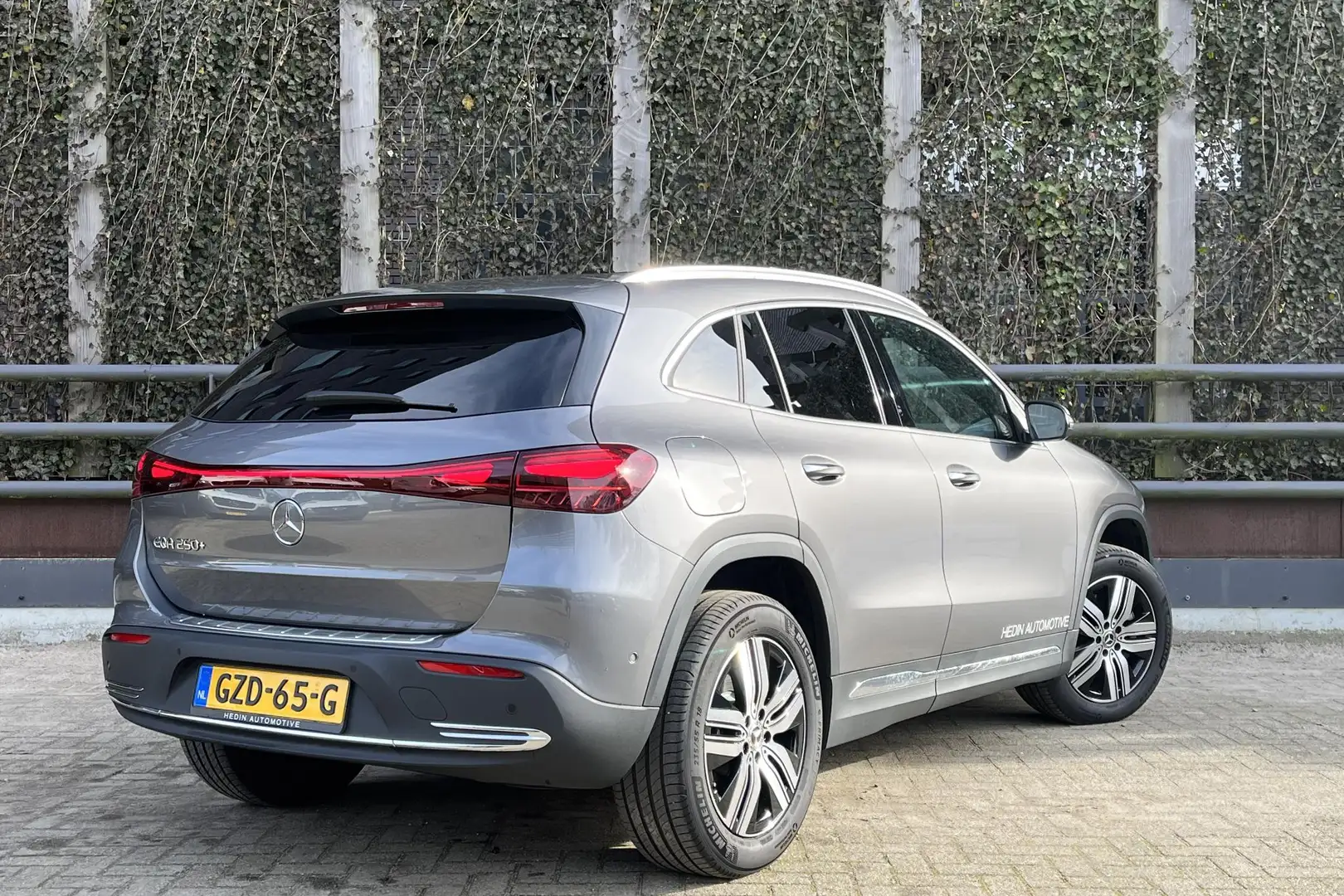 Mercedes-Benz EQA 250 EQA 250+ Luxury Line | Premium Pakket | Panoramada Grijs - 2