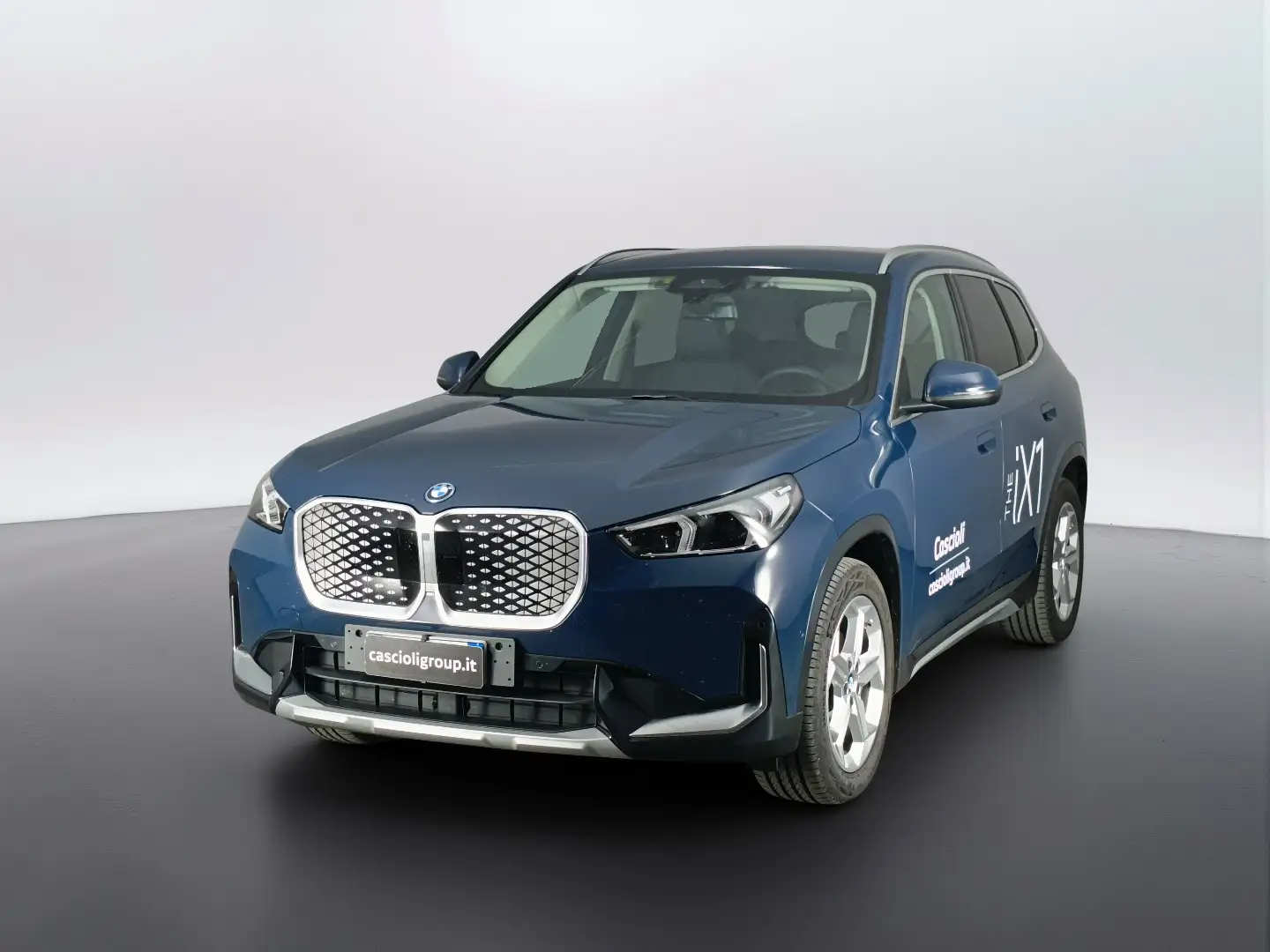 BMW iX1 edrive 20 Bleu - 1