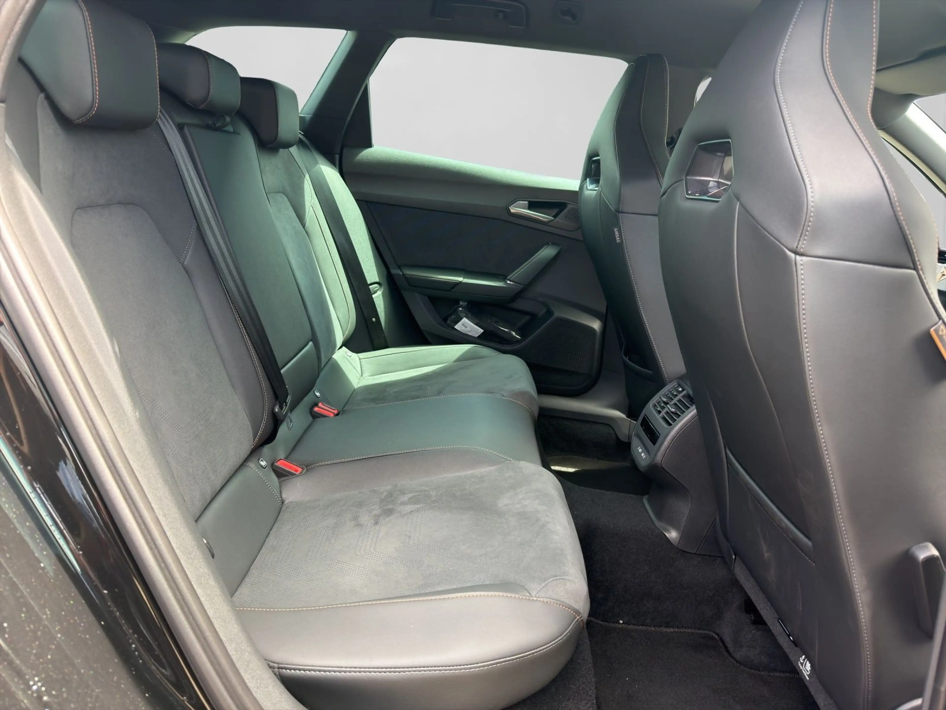 CUPRA Leon Sportstourer 2.0 TSI DSG VZ 4DRIVE Eibach E — photo 6