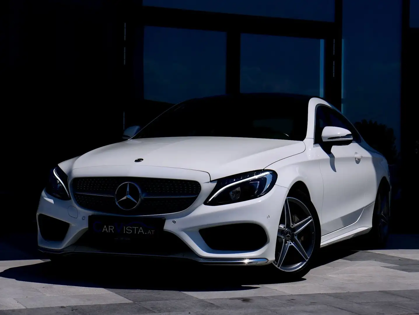 Mercedes-Benz C 250 Coupe Aut. AMG - LINE *Panorama & LED High Perfor Weiß - 2