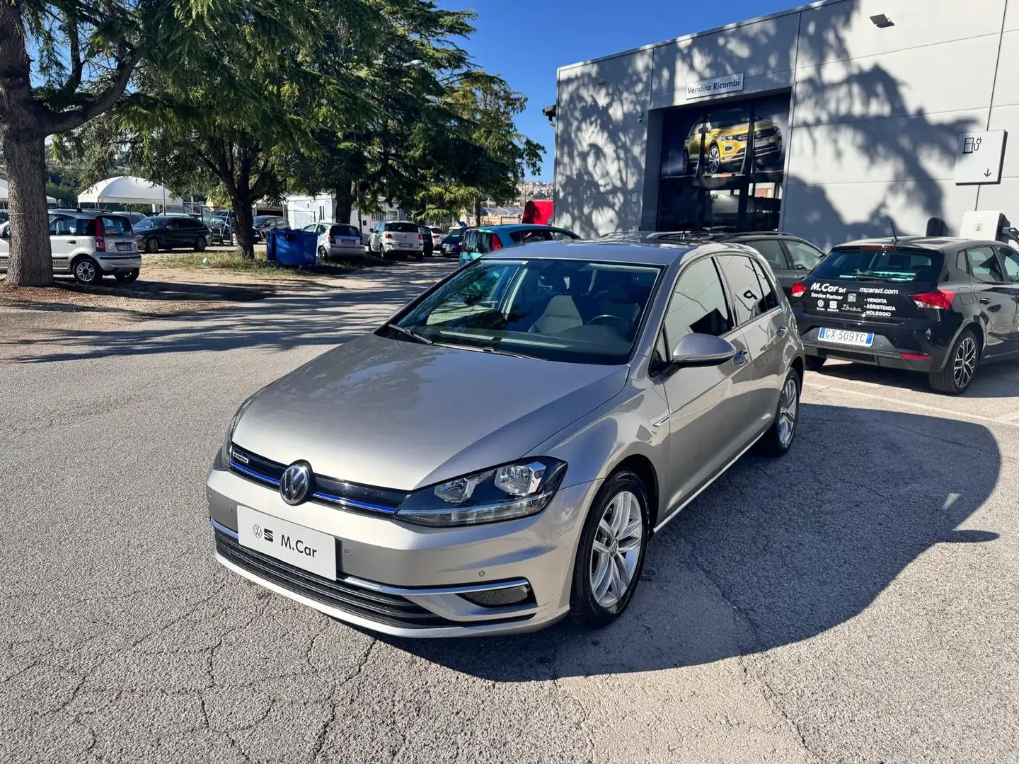 Volkswagen Golf Golf VII 2017 5p 5p 1.5 tgi Business 130cv dsg Grigio - 1
