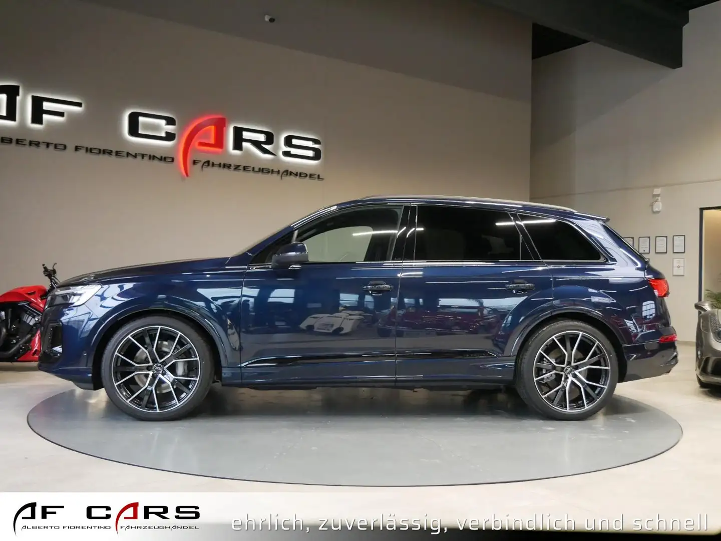Audi Q7 50 TDI quattro S line S Sport 7 Seat Matrix Blau - 2