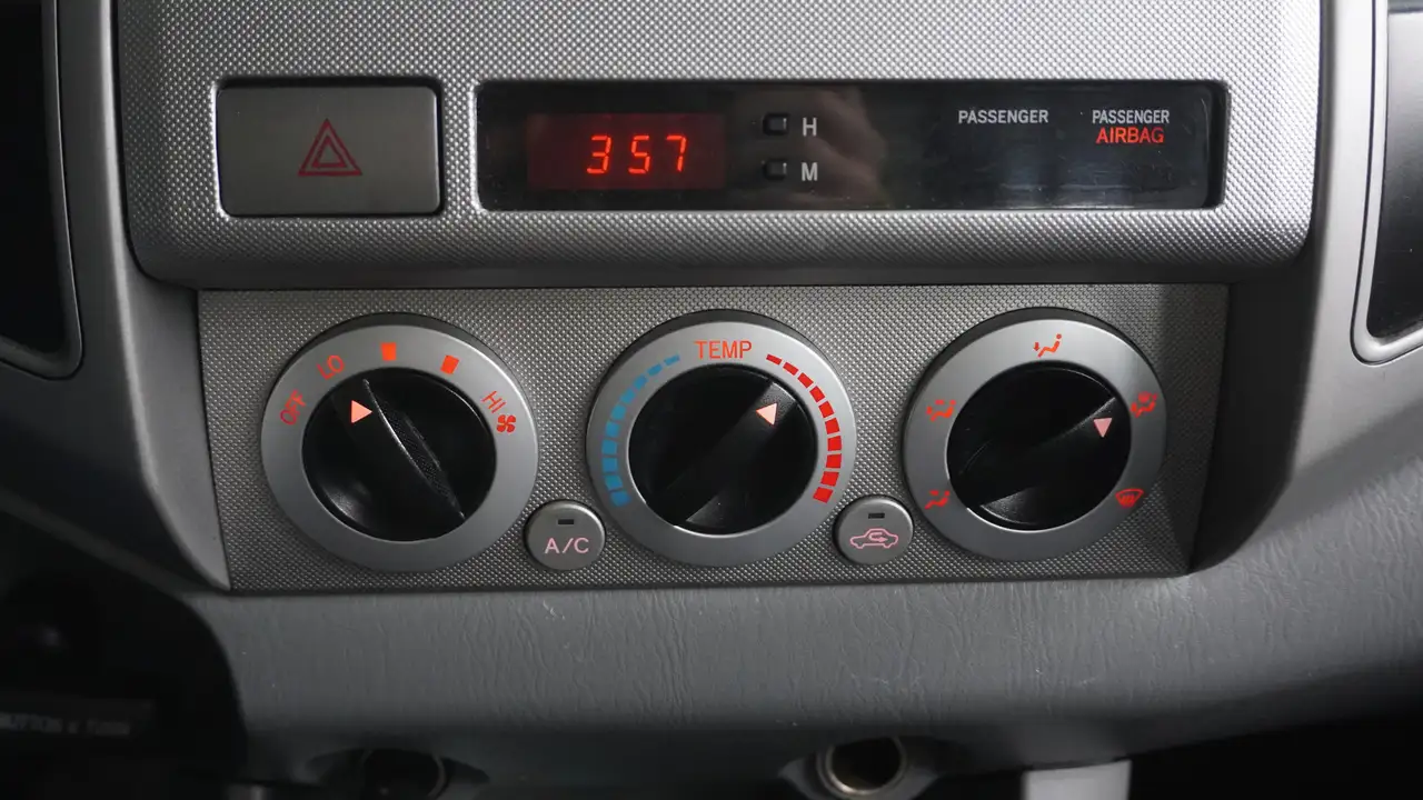 Toyota Tacoma снимка Toyota Tacoma
