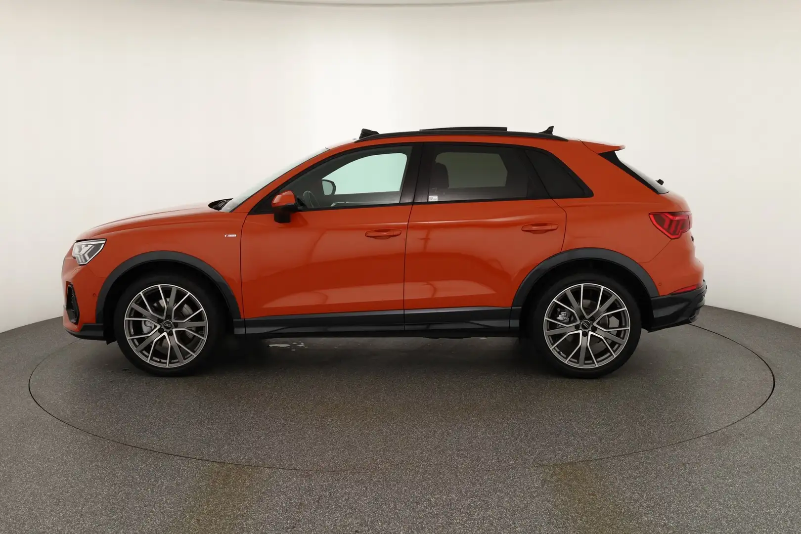 Audi Q3 45 TFSI quattro S line LED Navi Panorama B&O Arancione - 2