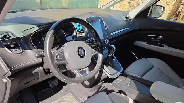 Renault Scenic view 8