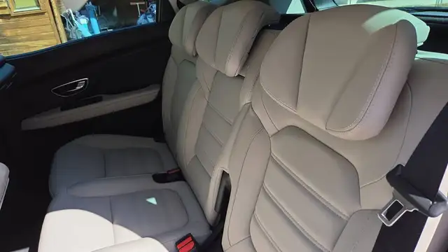 Renault Scenic view 9
